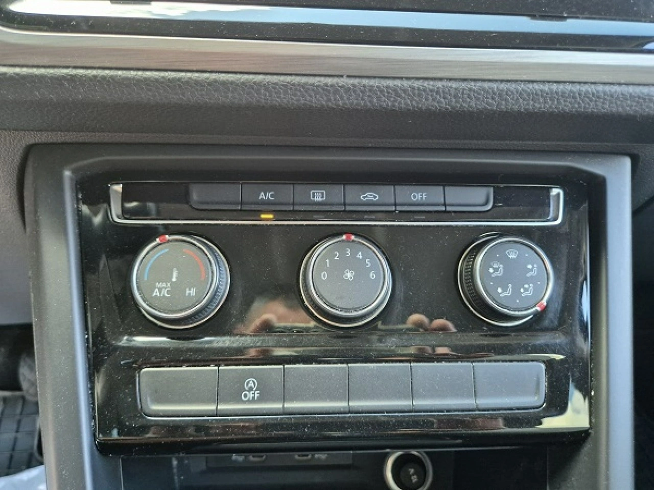 Volkswagen Touran - Zdjęcie 30