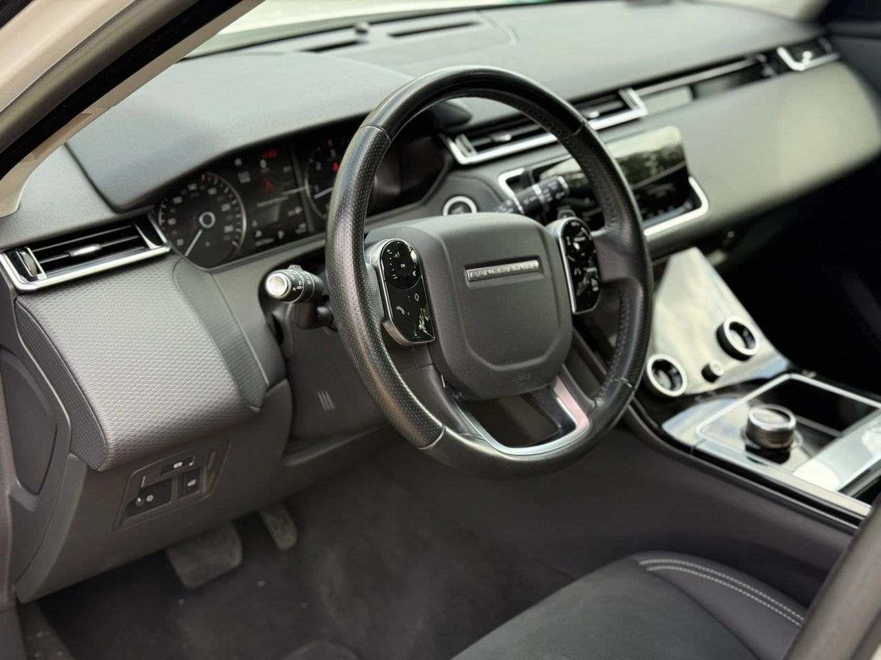 Land Rover Range Rover Velar - Zdjęcie 16