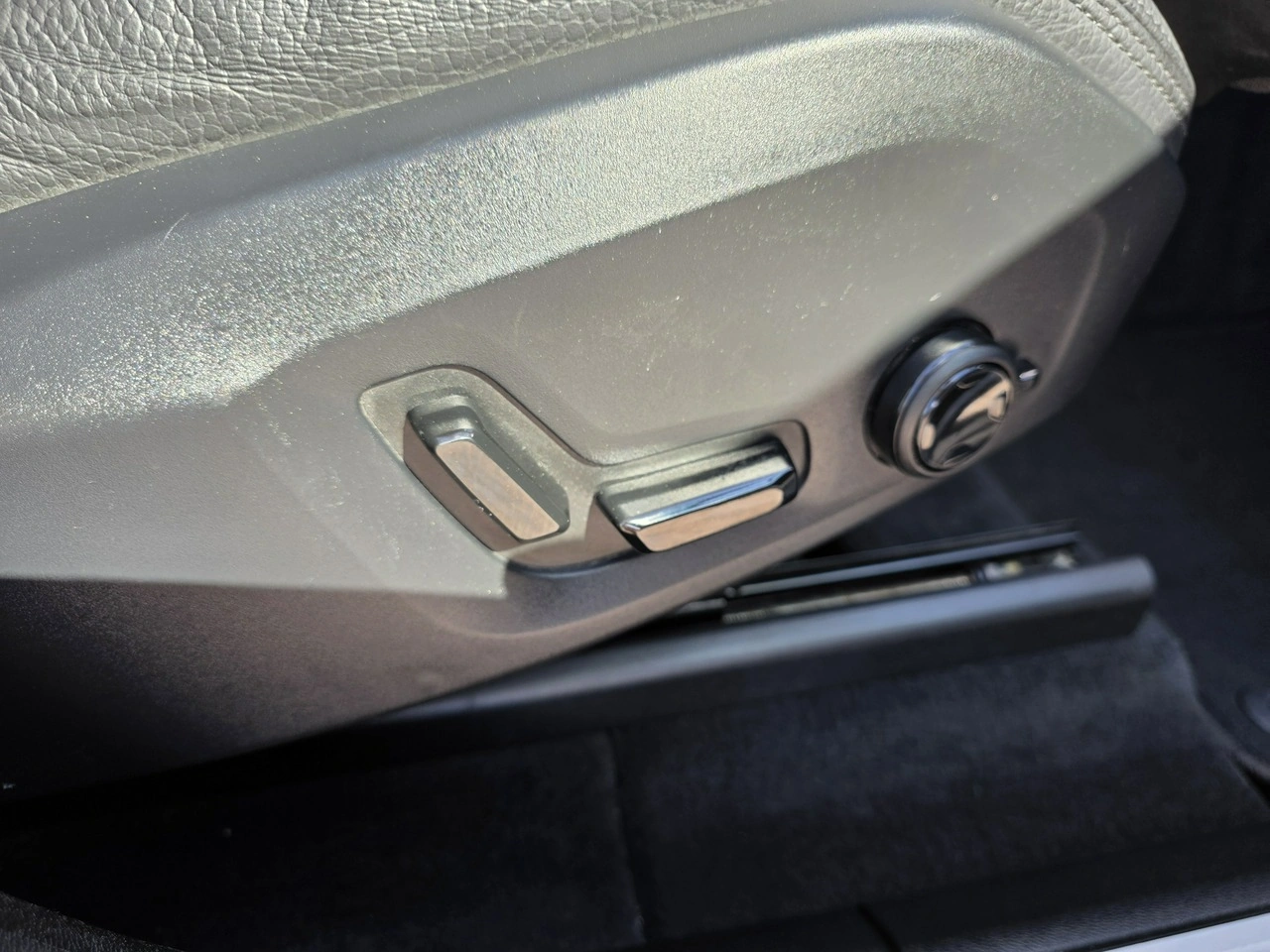 Volvo XC 60 - Zdjęcie 11