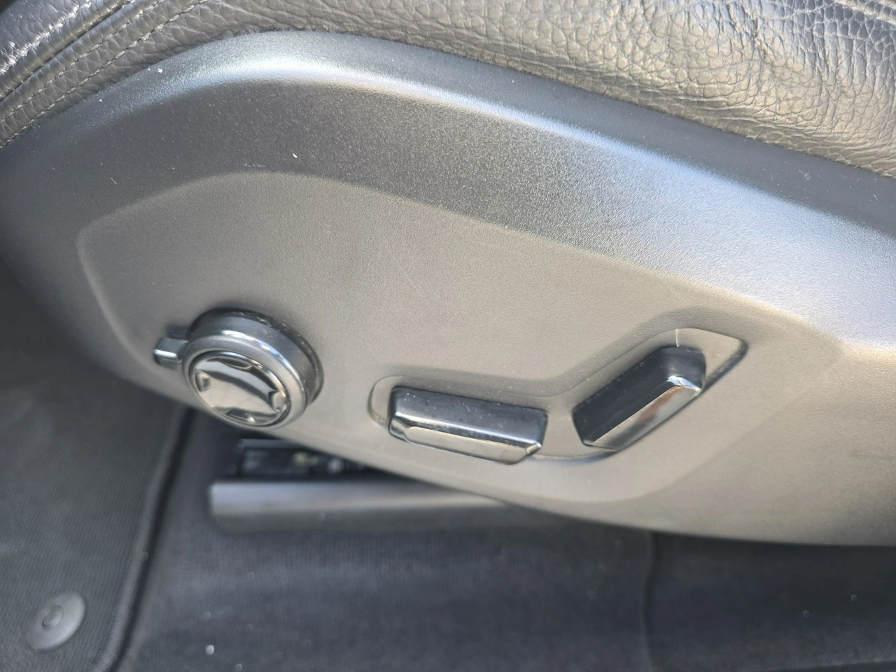 Volvo XC 60 - Zdjęcie 17