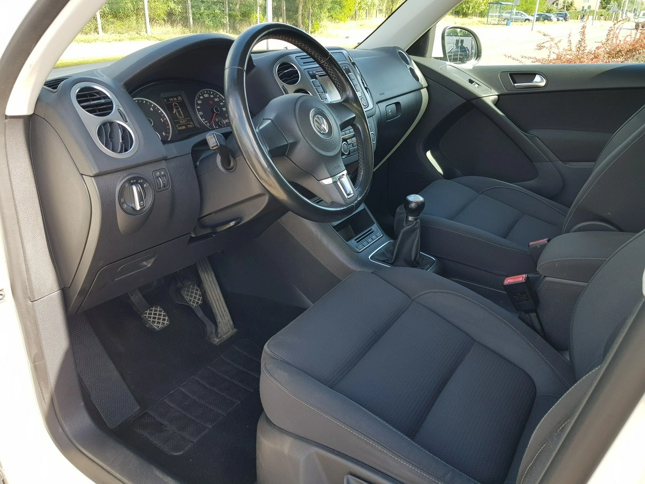 Volkswagen Tiguan - Zdjęcie 9