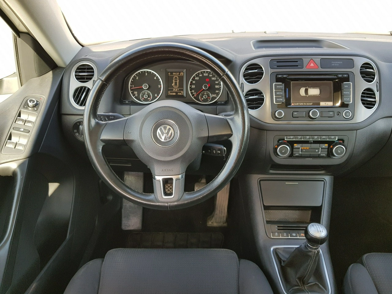 Volkswagen Tiguan - Zdjęcie 12