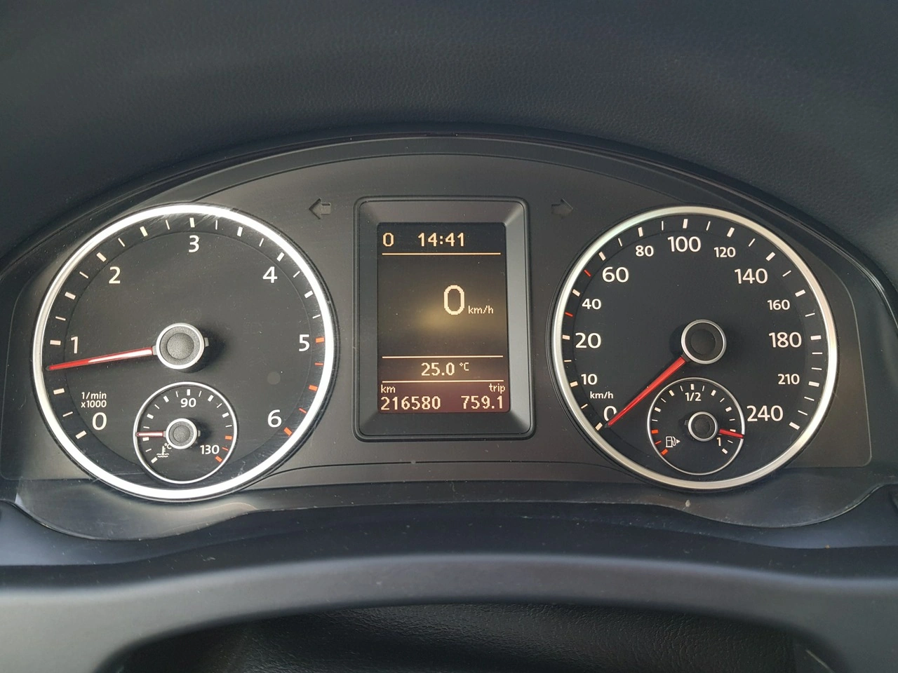 Volkswagen Tiguan - Zdjęcie 20