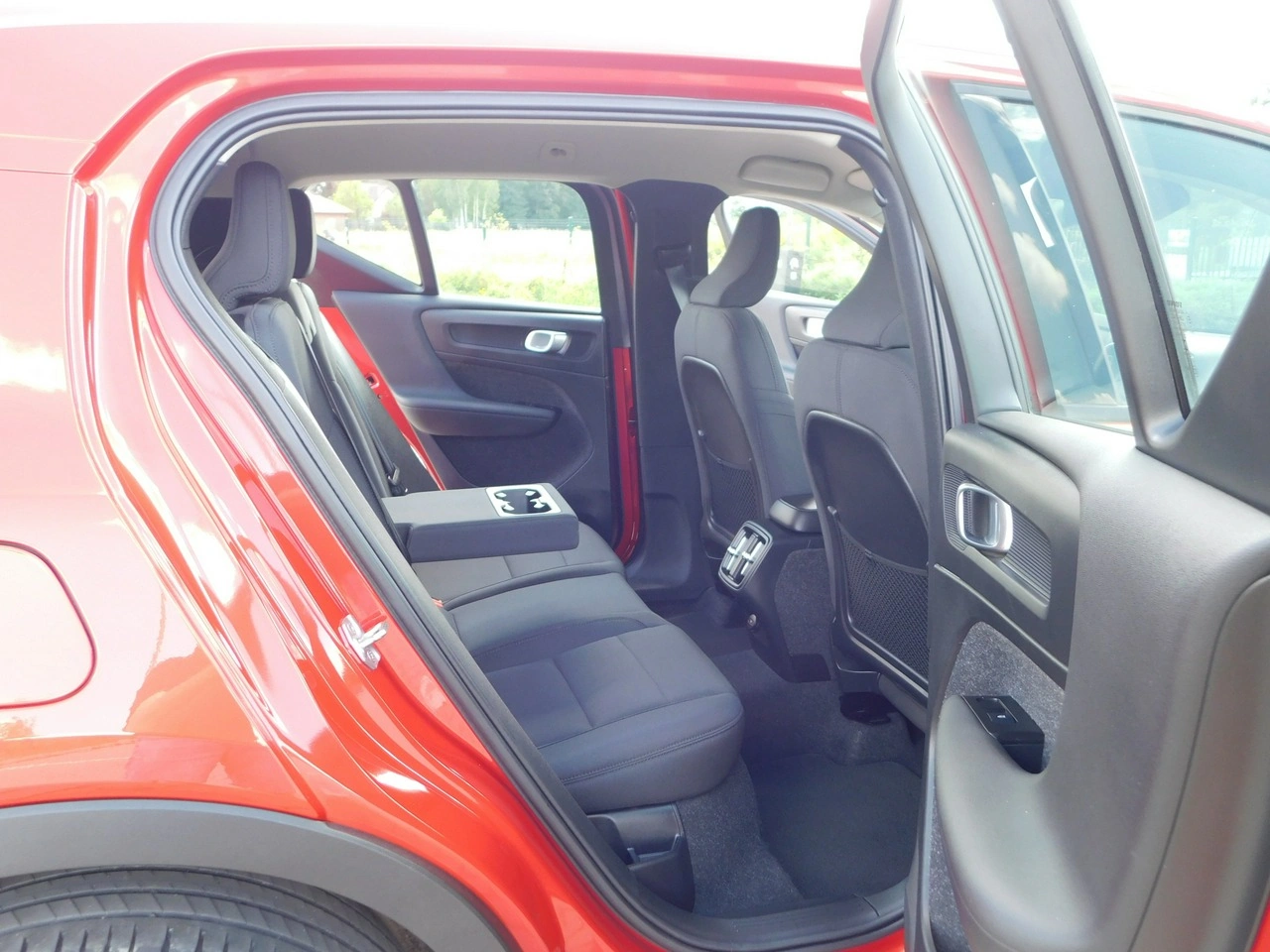 Volvo XC 40 - Zdjęcie 9