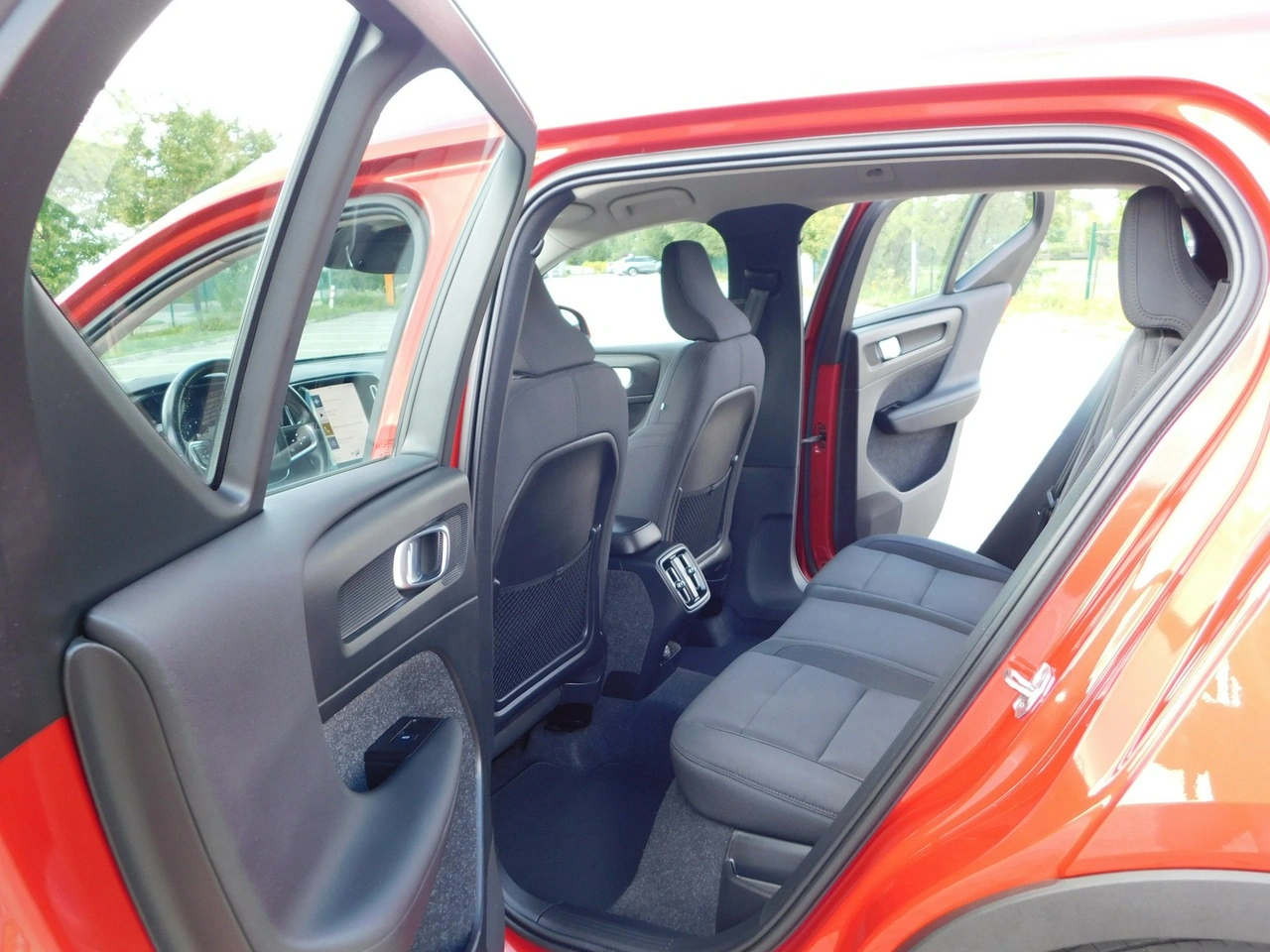 Volvo XC 40 - Zdjęcie 10