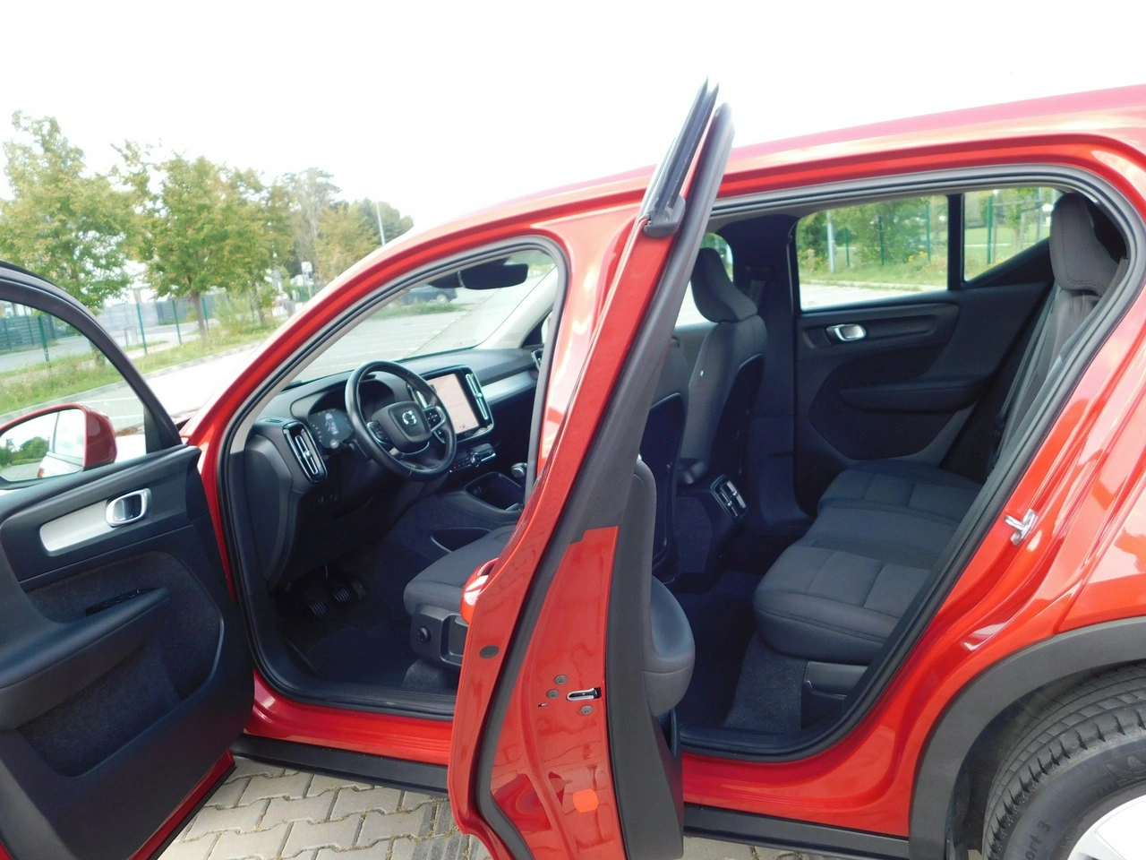 Volvo XC 40 - Zdjęcie 11
