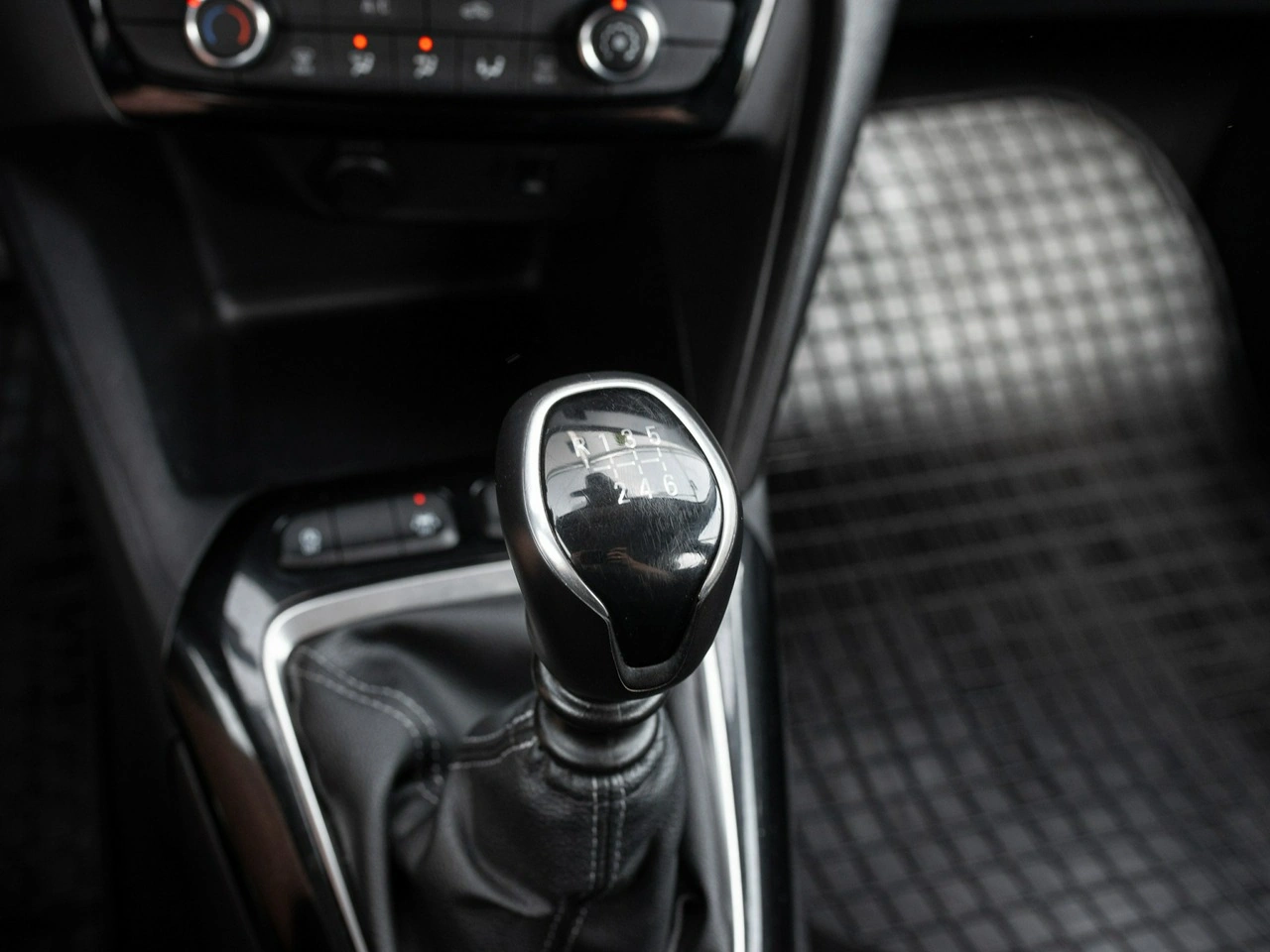 Opel Corsa - Zdjęcie 14
