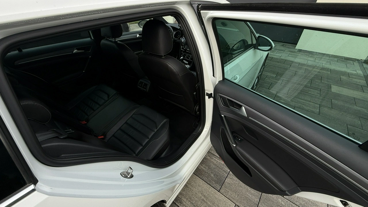 Volkswagen Golf Variant - Zdjęcie 31