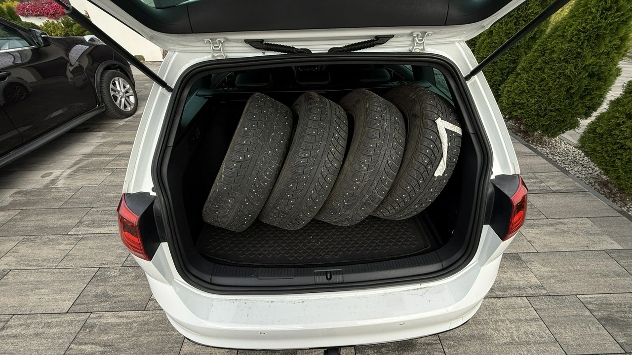 Volkswagen Golf Variant - Zdjęcie 32