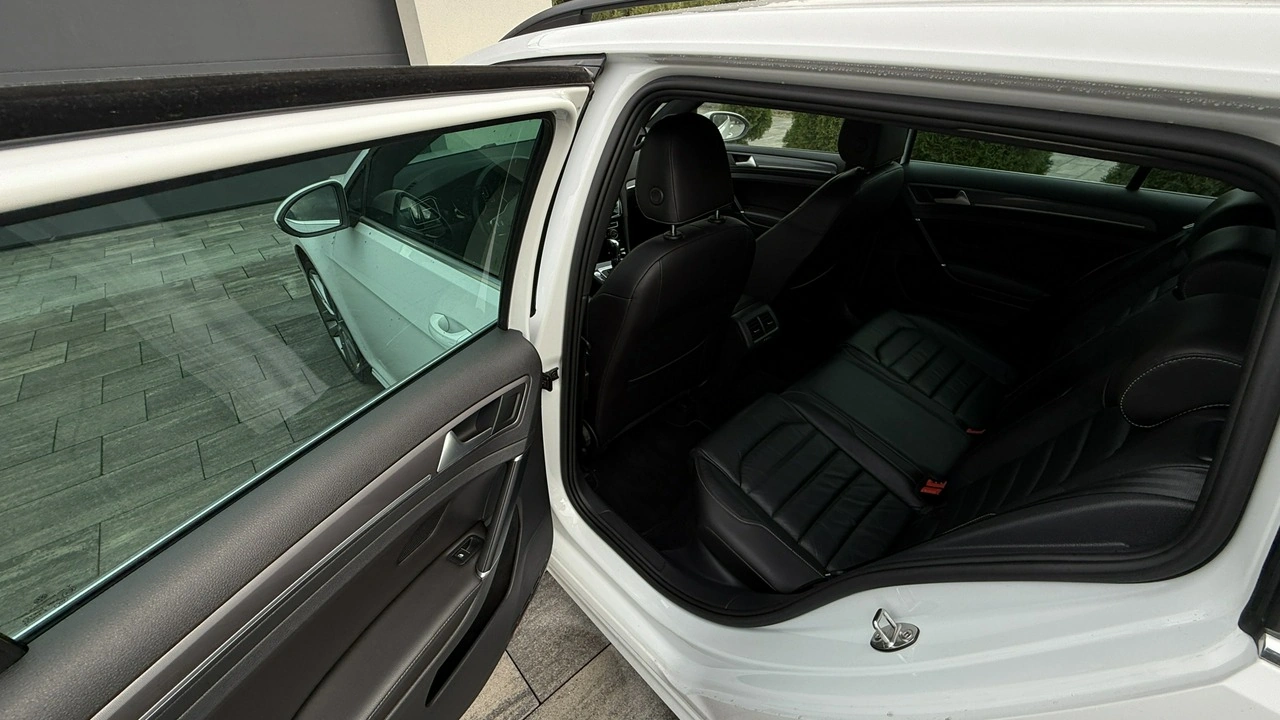 Volkswagen Golf Variant - Zdjęcie 35