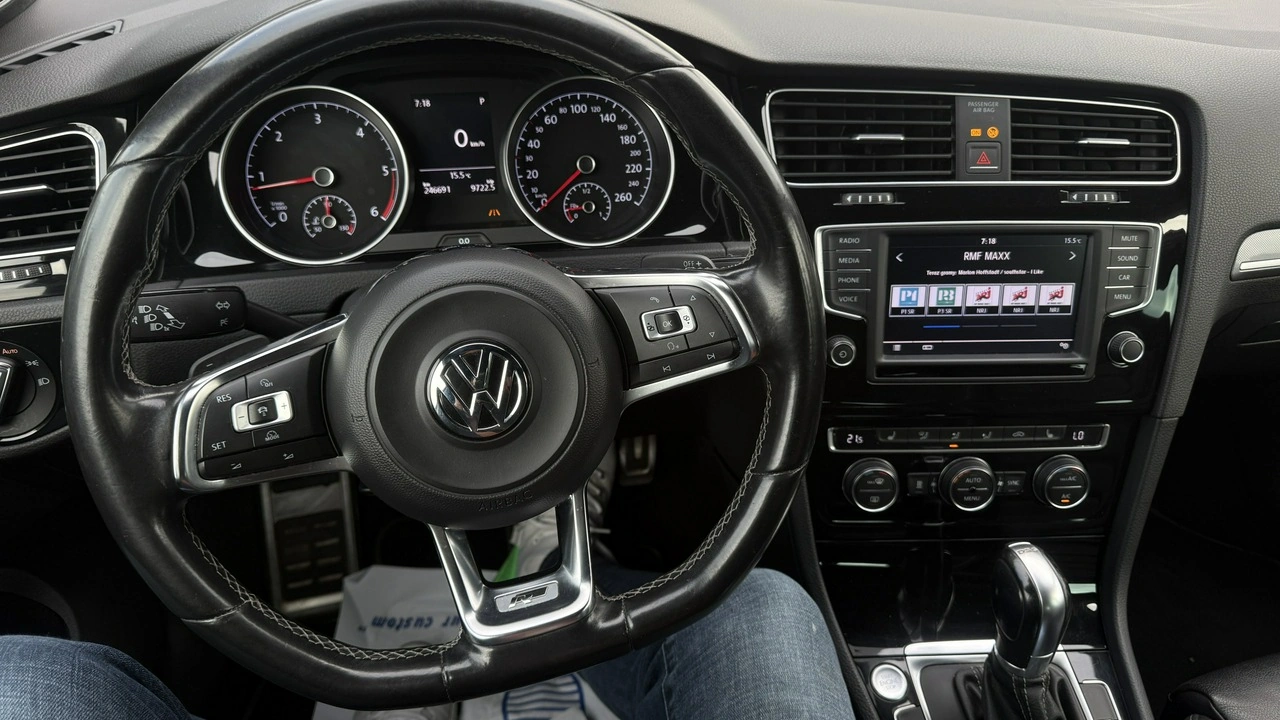 Volkswagen Golf Variant - Zdjęcie 41