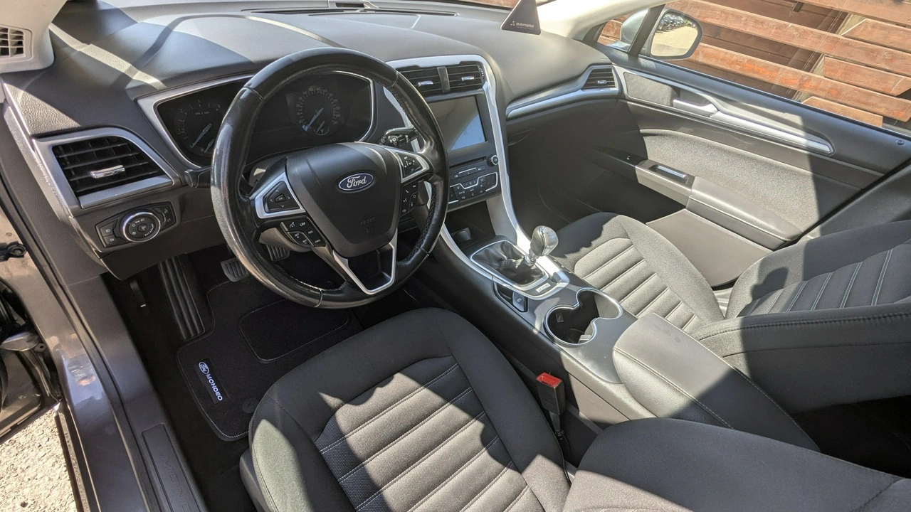 Ford Mondeo - Zdjęcie 15