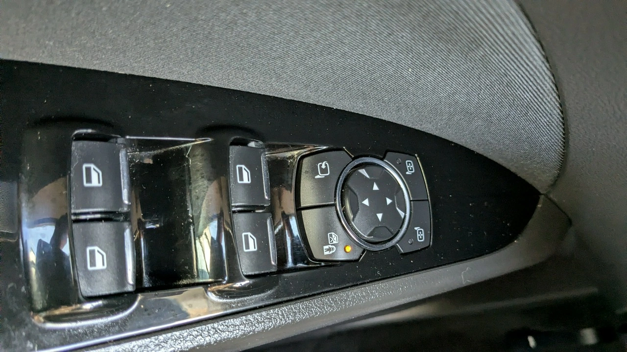 Ford Mondeo - Zdjęcie 30