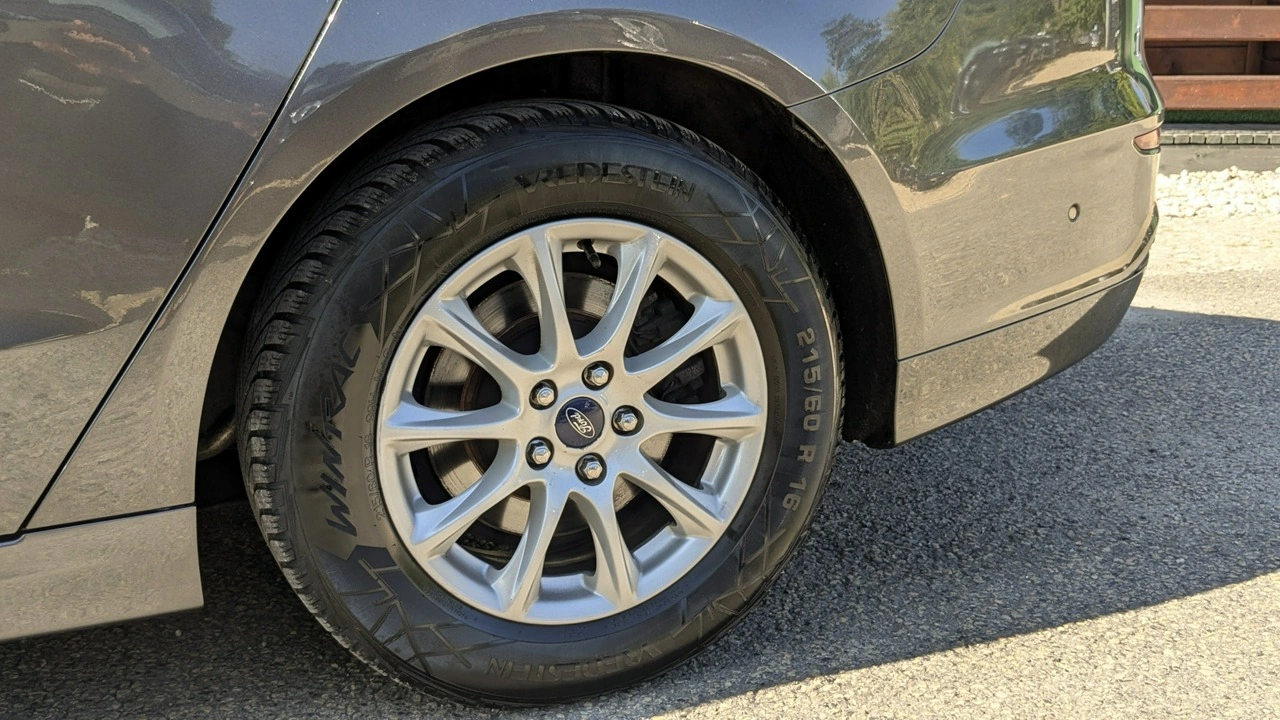 Ford Mondeo - Zdjęcie 38