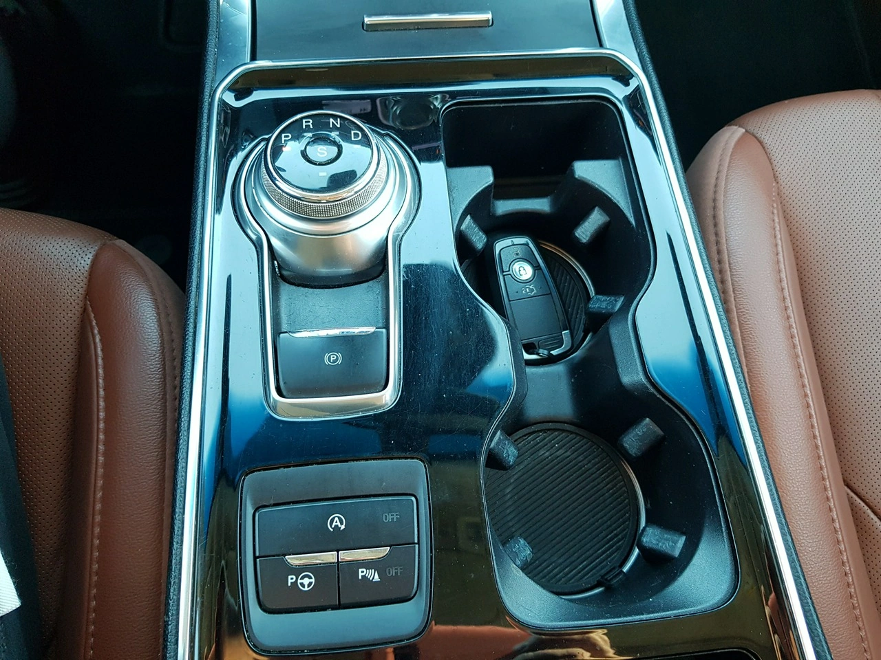 Ford Edge - Zdjęcie 18