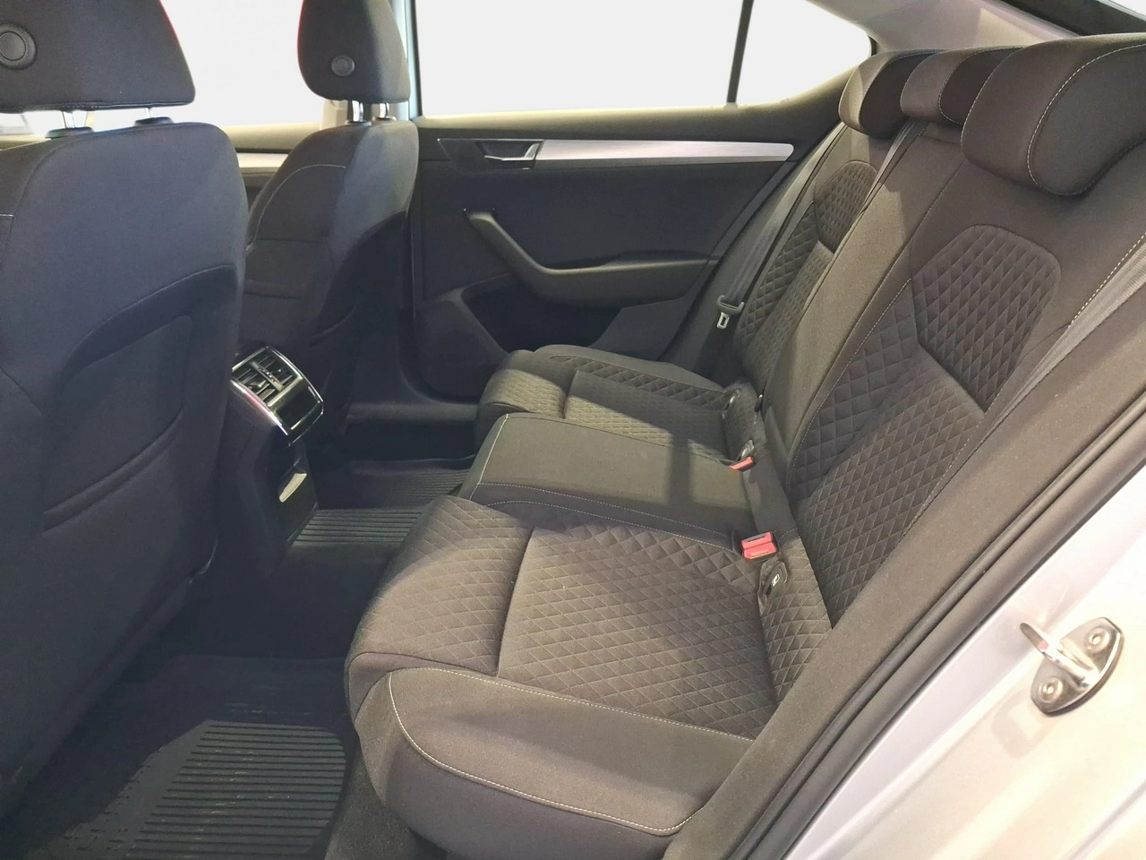 Skoda Superb - Zdjęcie 11