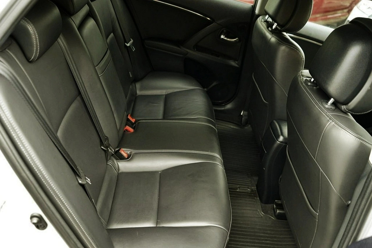 Toyota Avensis - Zdjęcie 15