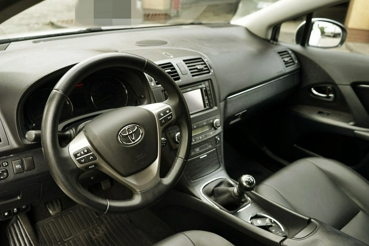 Toyota Avensis - Zdjęcie 18