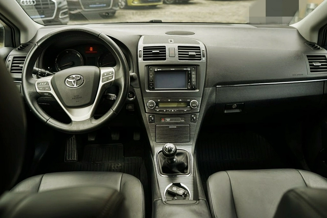 Toyota Avensis - Zdjęcie 19