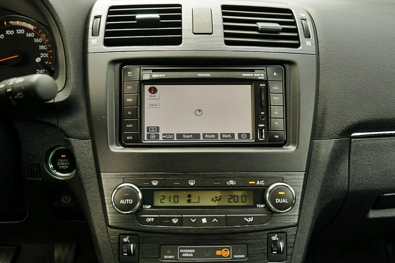 Toyota Avensis - Zdjęcie 21