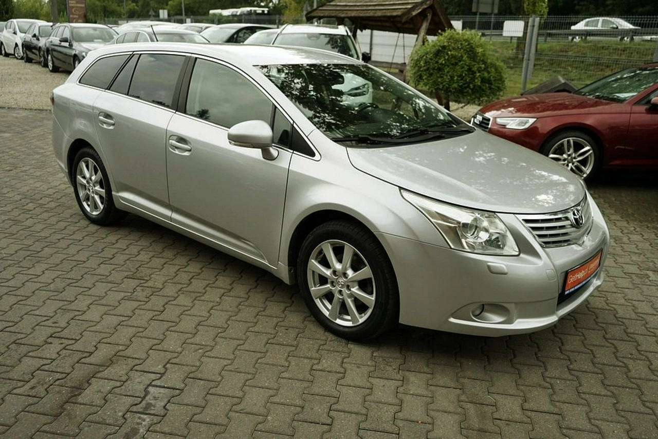 Toyota Avensis - Zdjęcie 2
