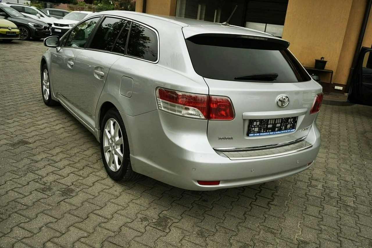 Toyota Avensis - Zdjęcie 5