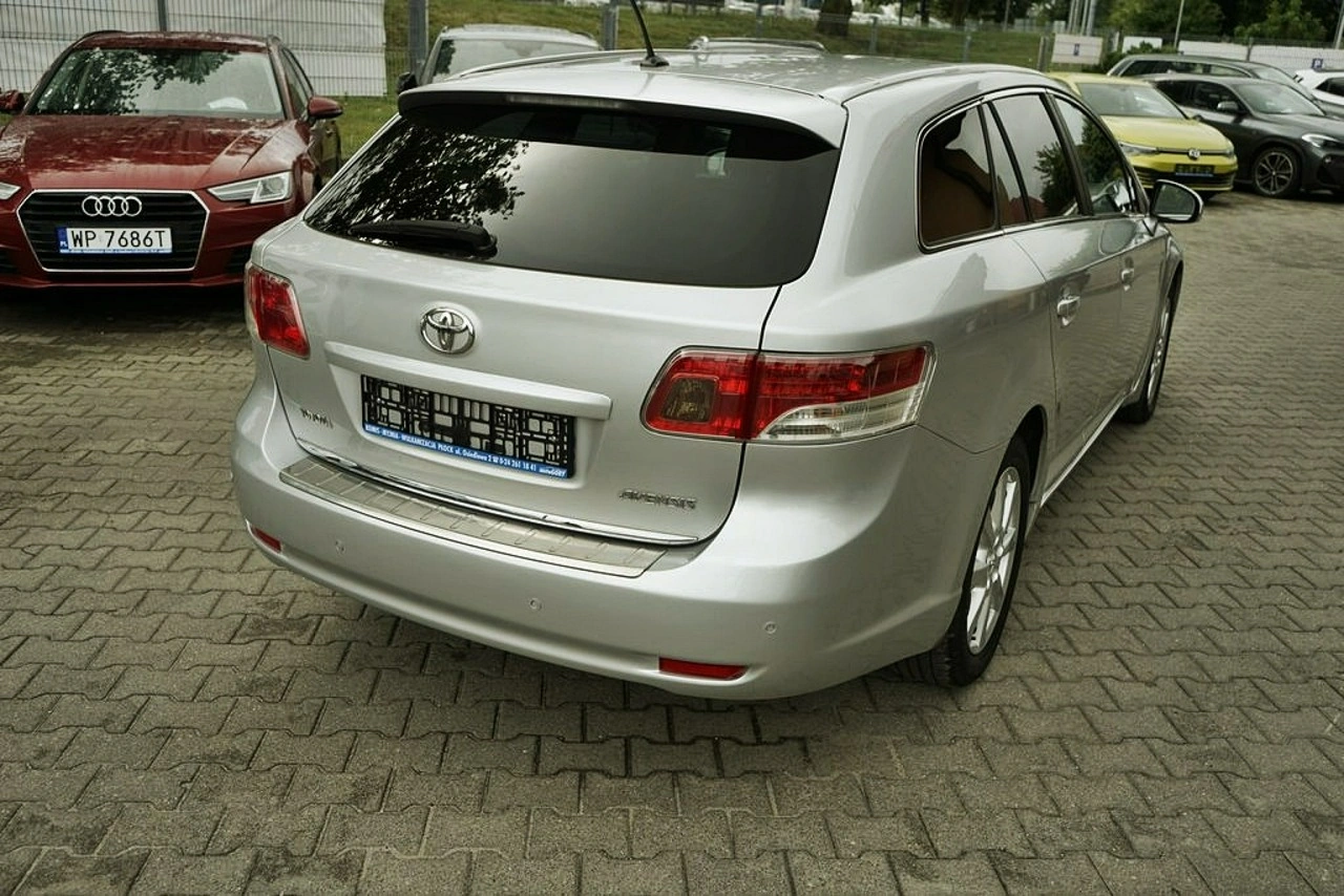 Toyota Avensis - Zdjęcie 6