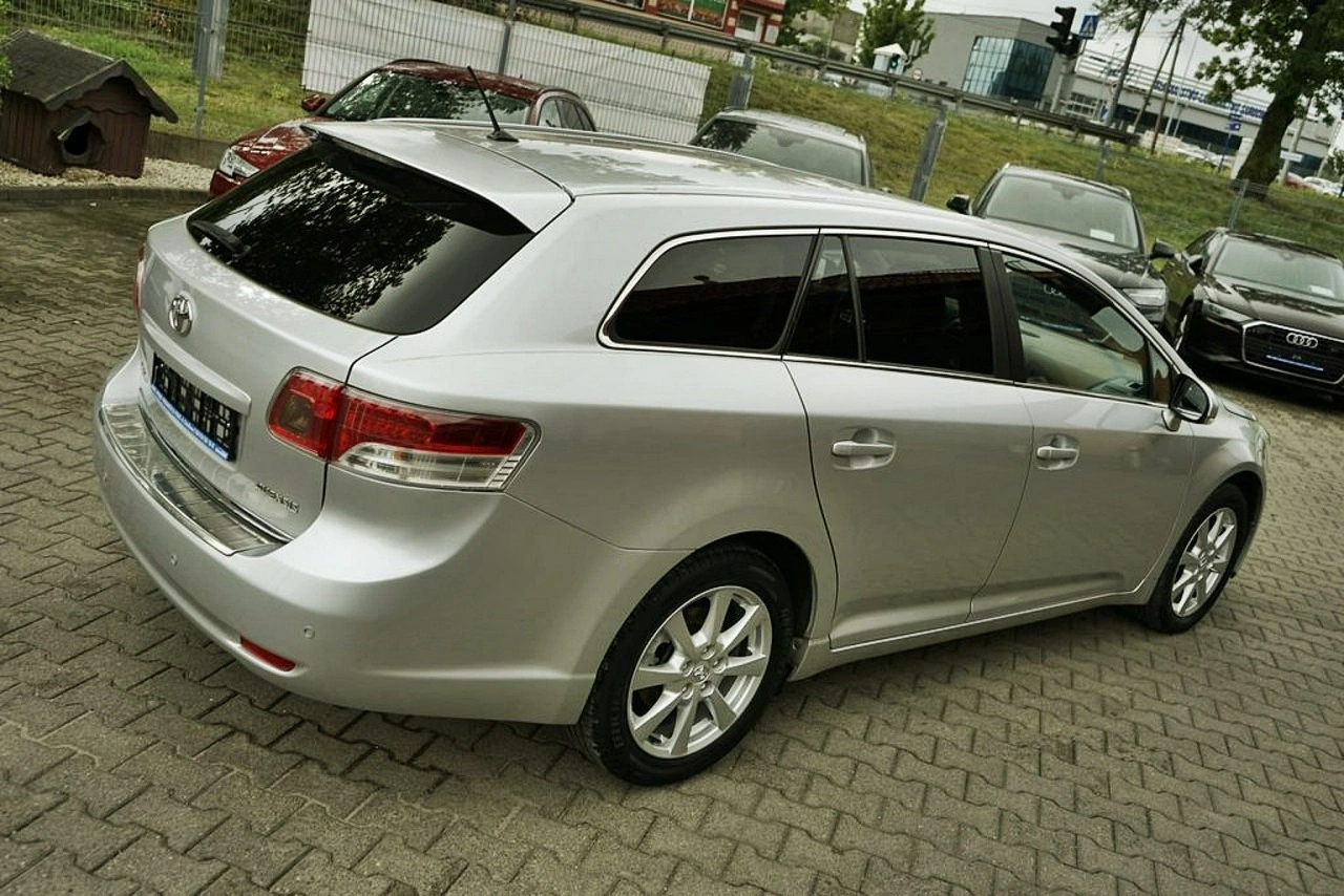 Toyota Avensis - Zdjęcie 7