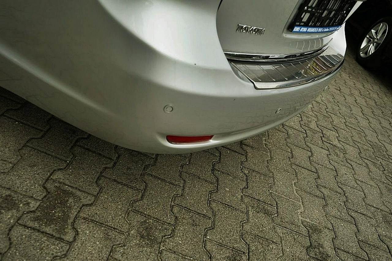 Toyota Avensis - Zdjęcie 8