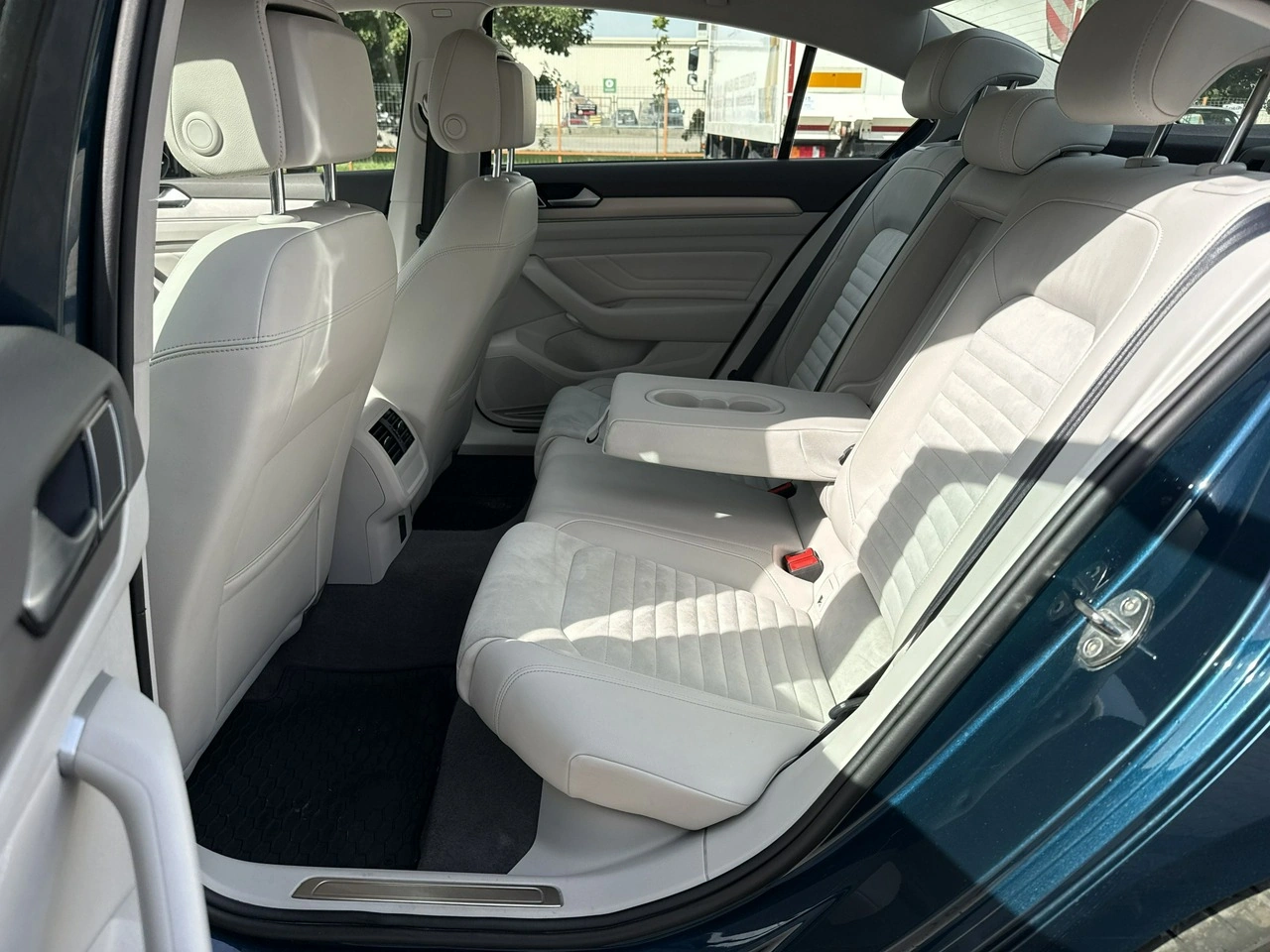 Volkswagen Passat - Zdjęcie 14