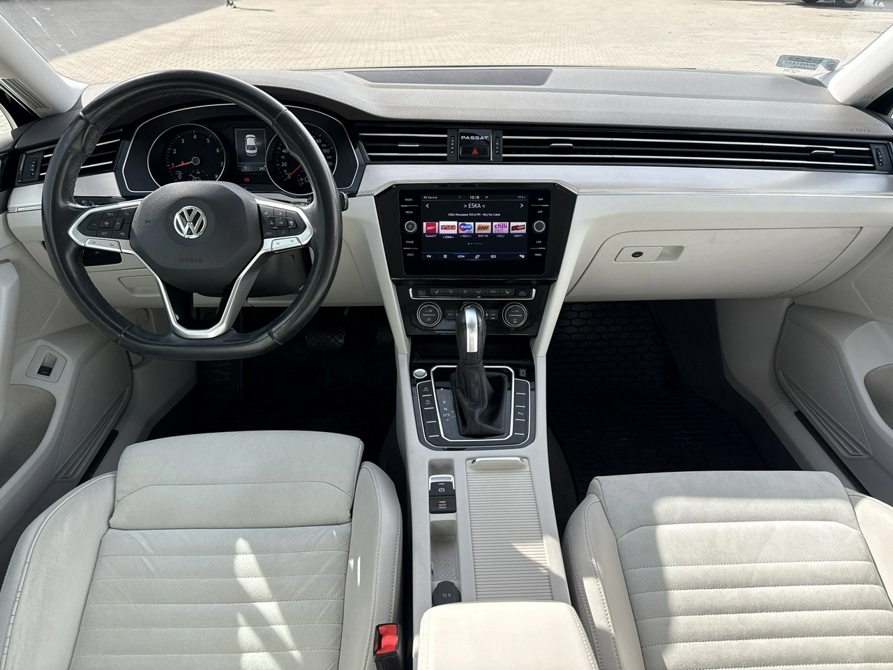 Volkswagen Passat - Zdjęcie 21