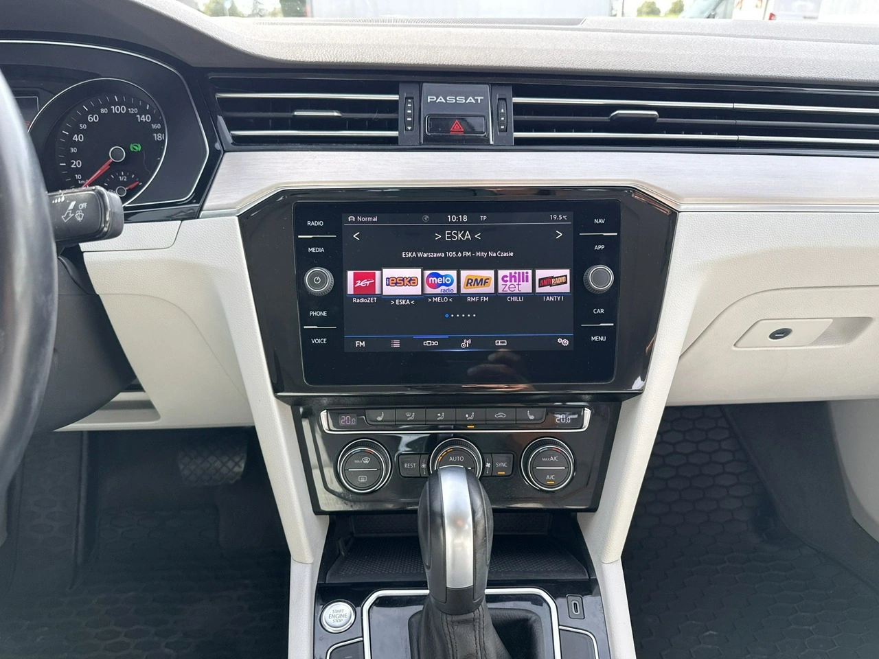 Volkswagen Passat - Zdjęcie 22