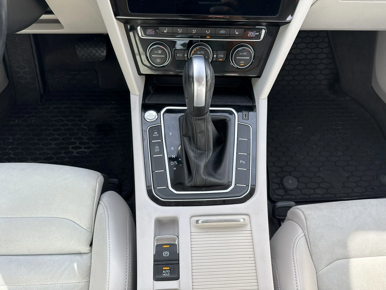 Volkswagen Passat - Zdjęcie 23