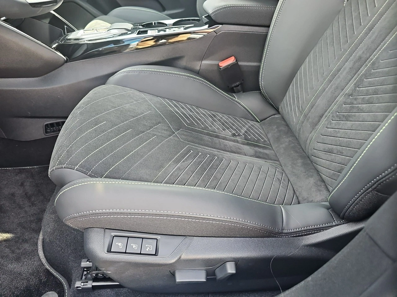 Peugeot 208 - Zdjęcie 18