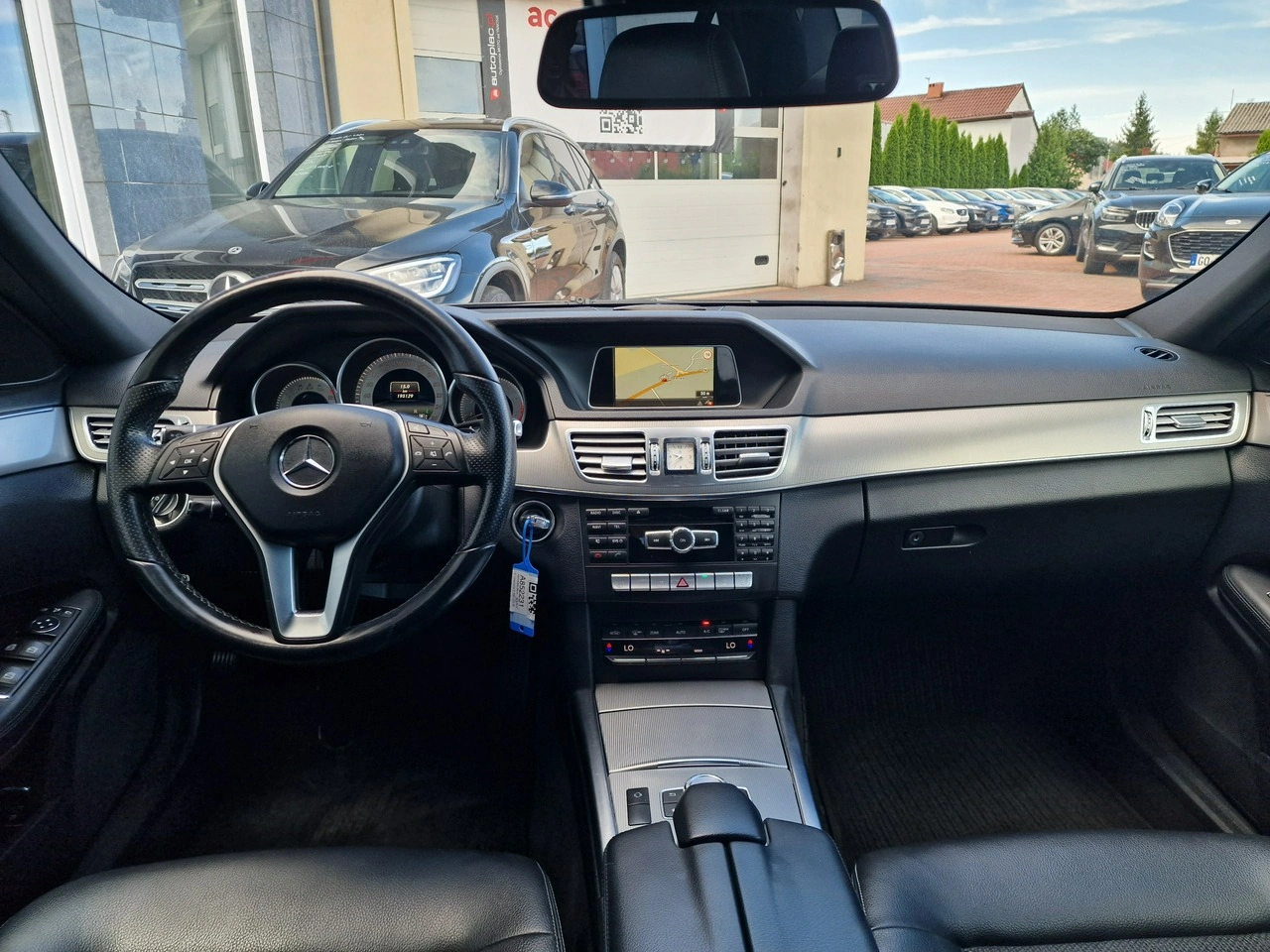 Mercedes E 200 - Zdjęcie 17