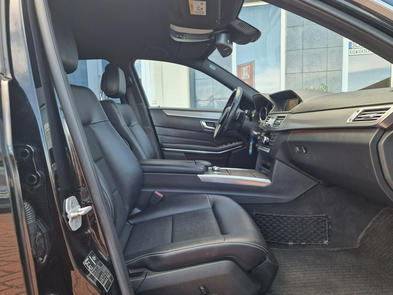 Mercedes E 200 - Zdjęcie 22