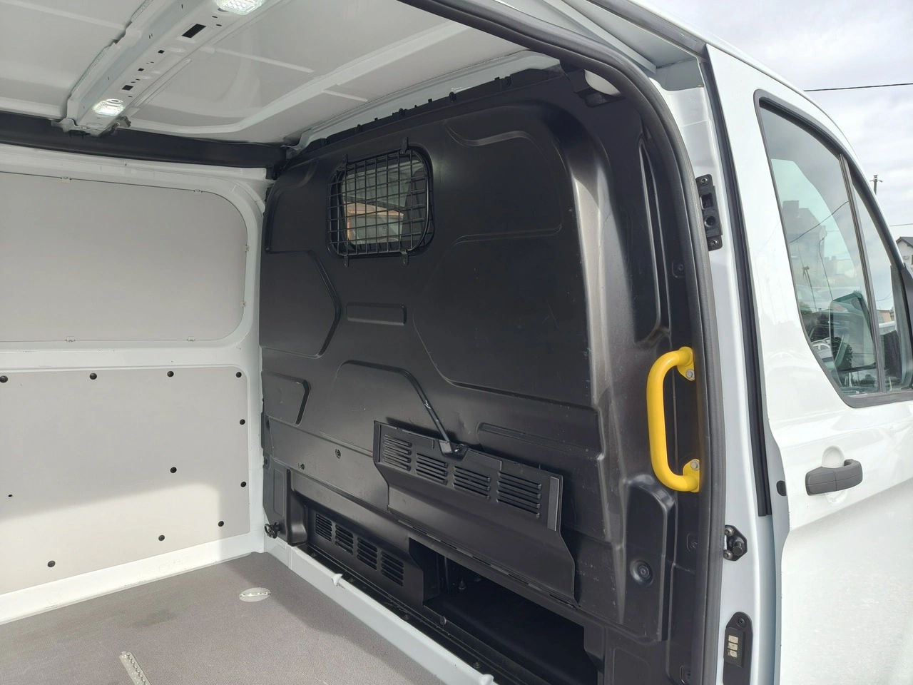 Ford Transit Custom - Zdjęcie 21