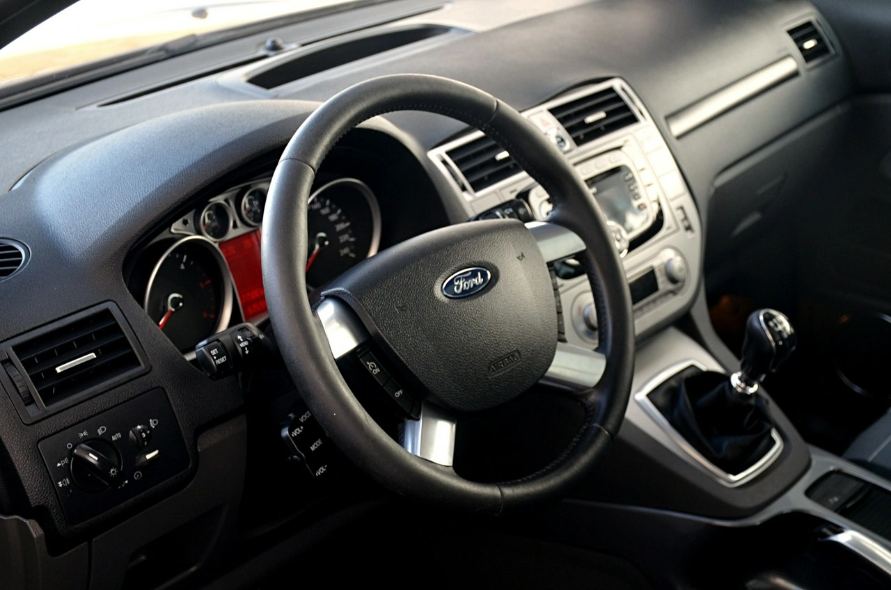 Ford Kuga - Zdjęcie 11