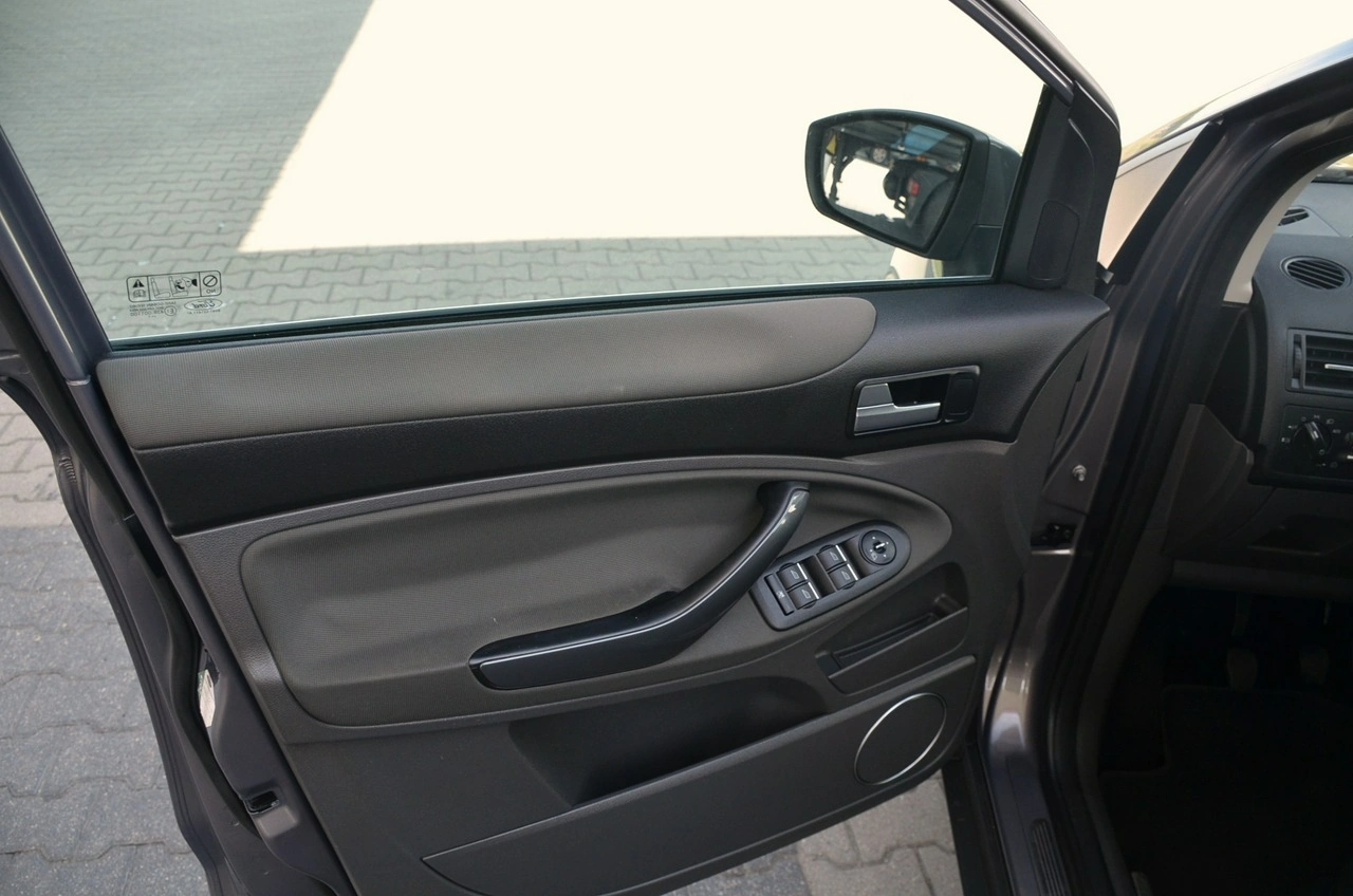 Ford Kuga - Zdjęcie 12
