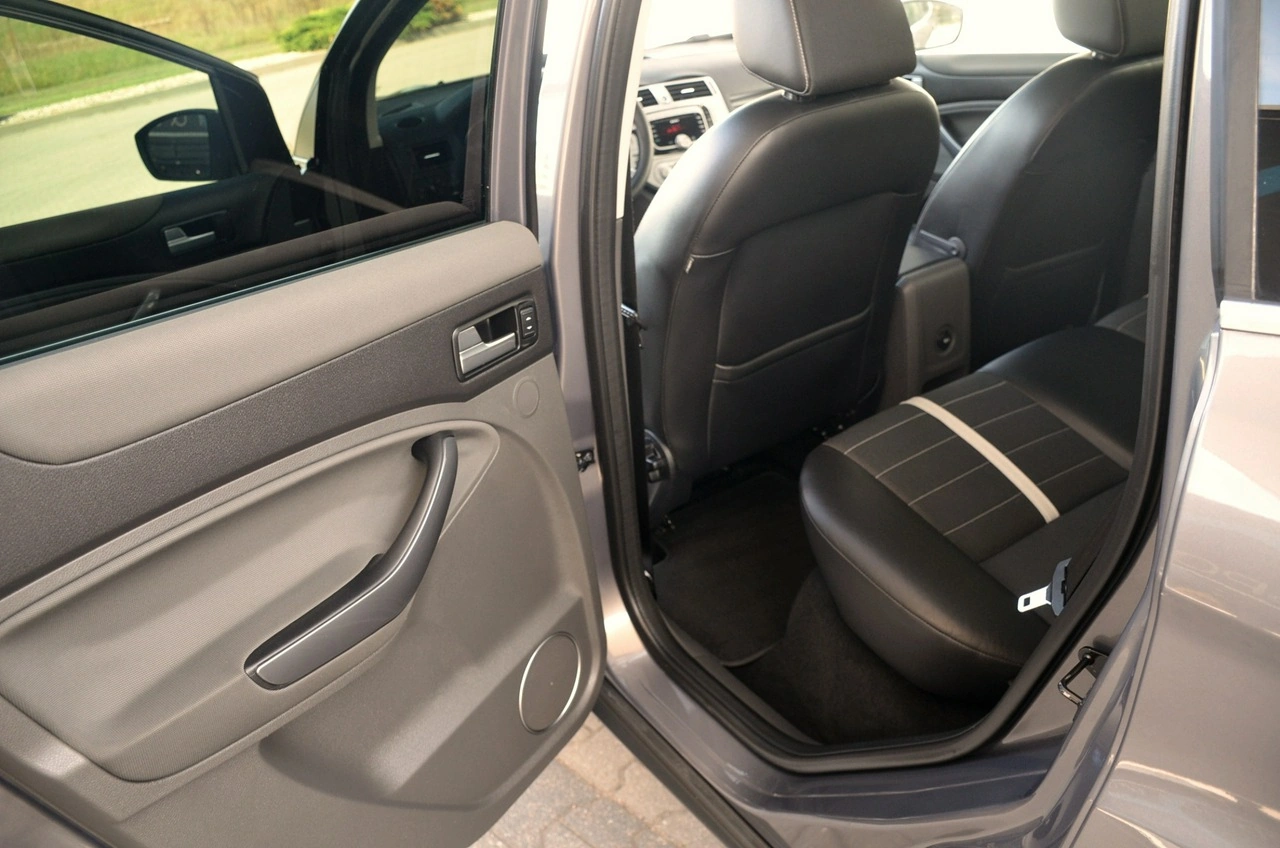 Ford Kuga - Zdjęcie 14