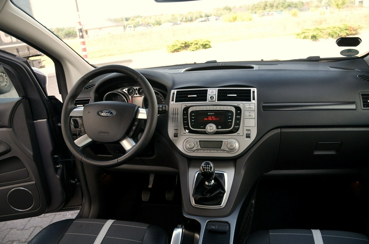 Ford Kuga - Zdjęcie 16