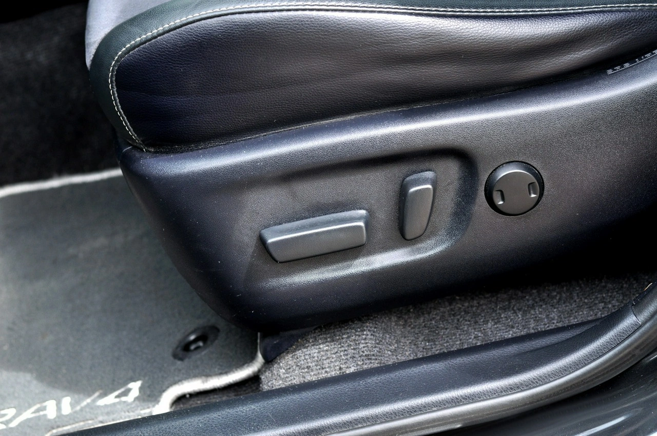 Toyota RAV-4 - Zdjęcie 19