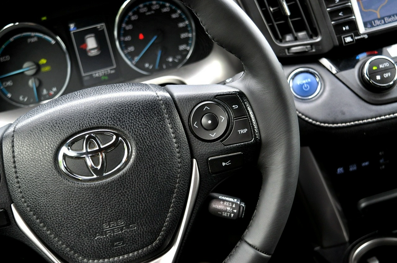 Toyota RAV-4 - Zdjęcie 24