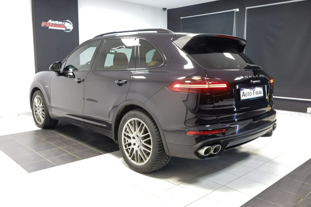 Porsche Cayenne S - Zdjęcie 11