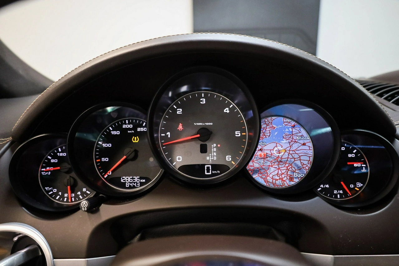 Porsche Cayenne S - Zdjęcie 18