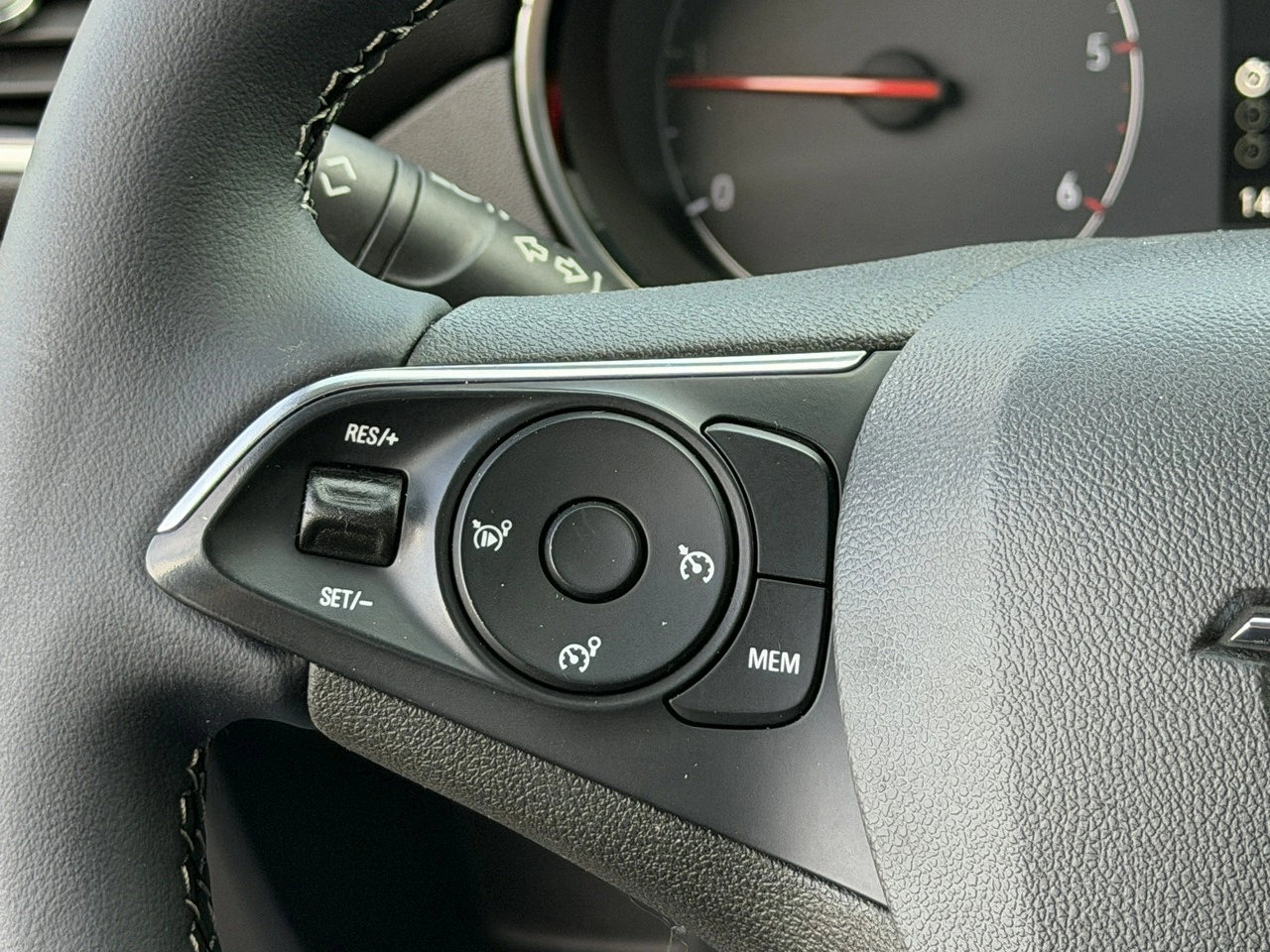 Opel Crossland X - Zdjęcie 21