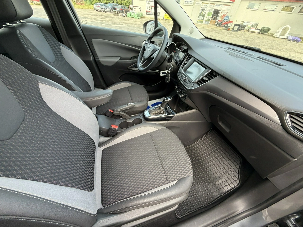 Opel Crossland X - Zdjęcie 32