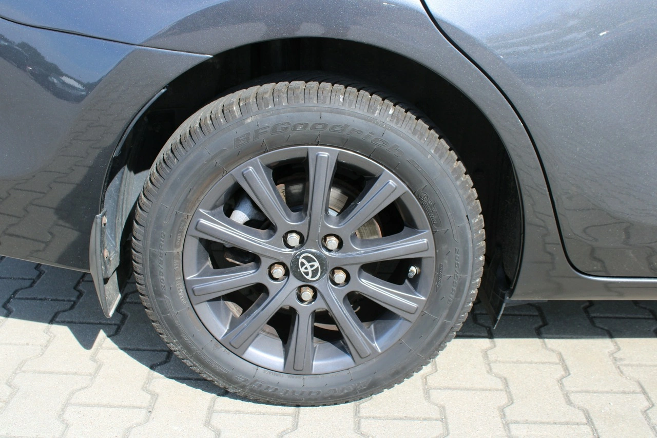 Toyota Corolla - Zdjęcie 15