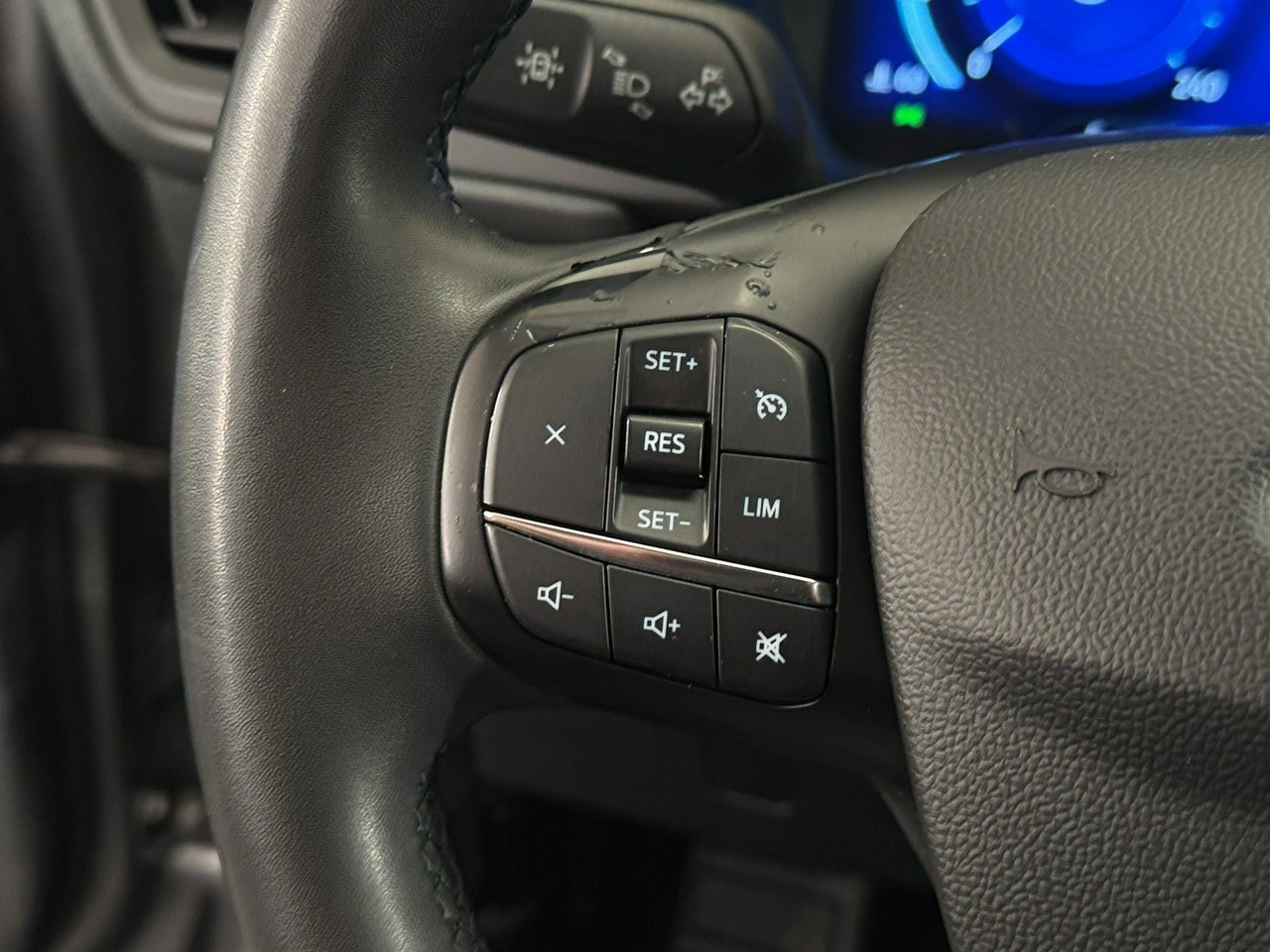 Ford Kuga - Zdjęcie 15