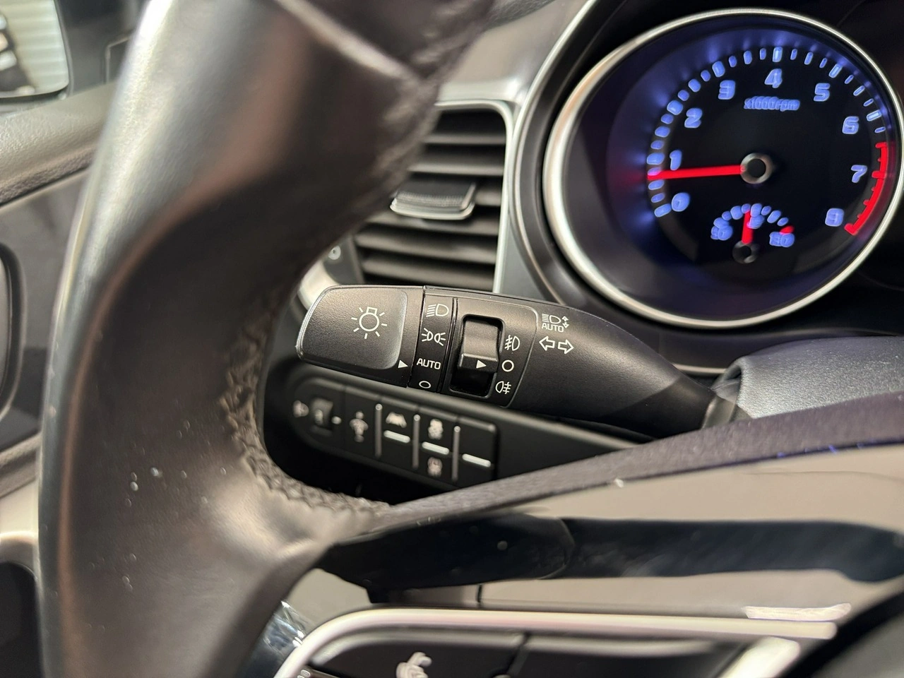 Kia Ceed - Zdjęcie 13